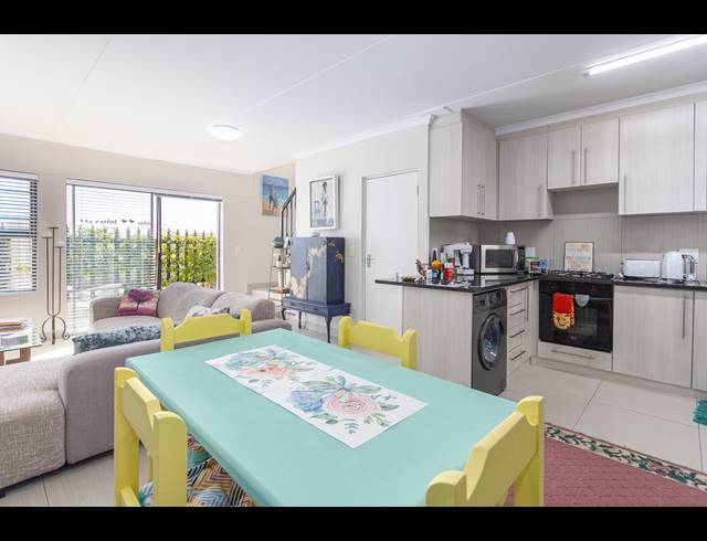 3 BEDROOM TOWNHOUSE FOR SALE IN PARKLANDS NORTH